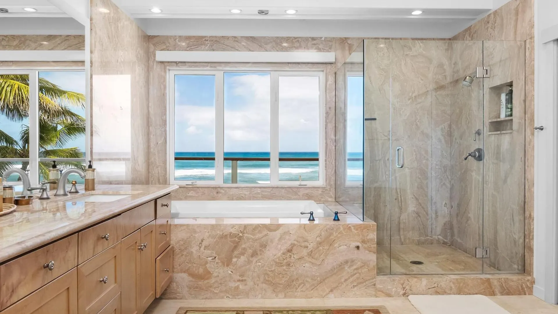 Vakantiehuis Beachfront Retreat W Ocean Views Bikes Balconies Ocean Haven By Avantstay Haleiwa