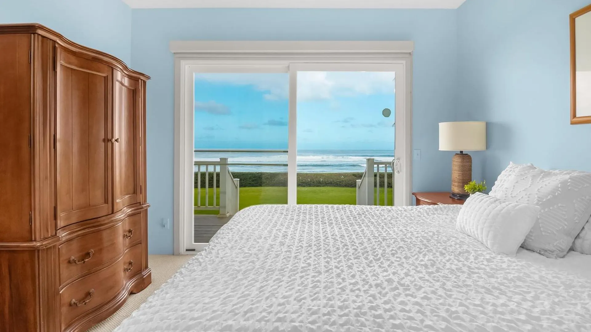 Beachfront Retreat W Ocean Views Bikes Balconies Ocean Haven By Avantstay Haleiwa