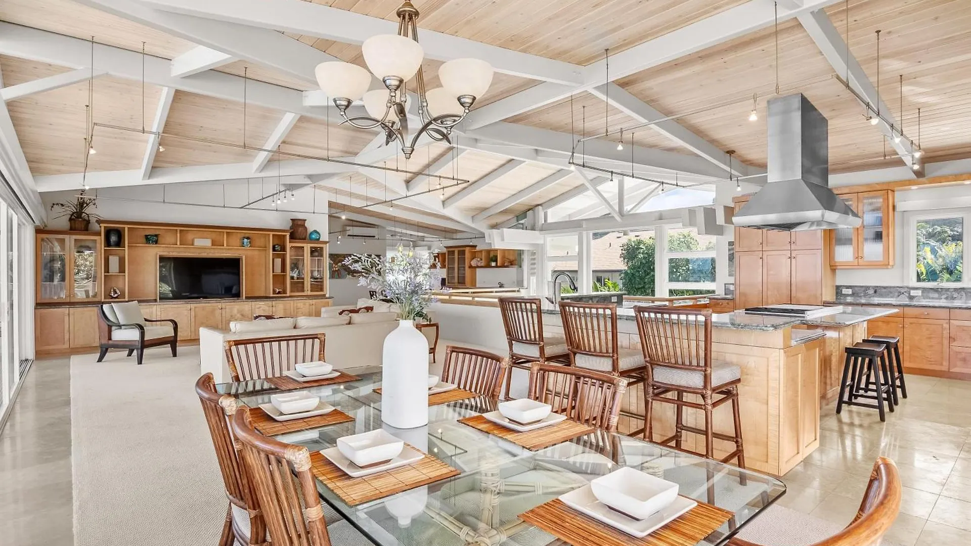Beachfront Retreat W Ocean Views Bikes Balconies Ocean Haven By Avantstay Haleiwa Vakantiehuis